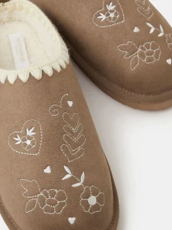 Chaussons mules brodés Accessorize cœur