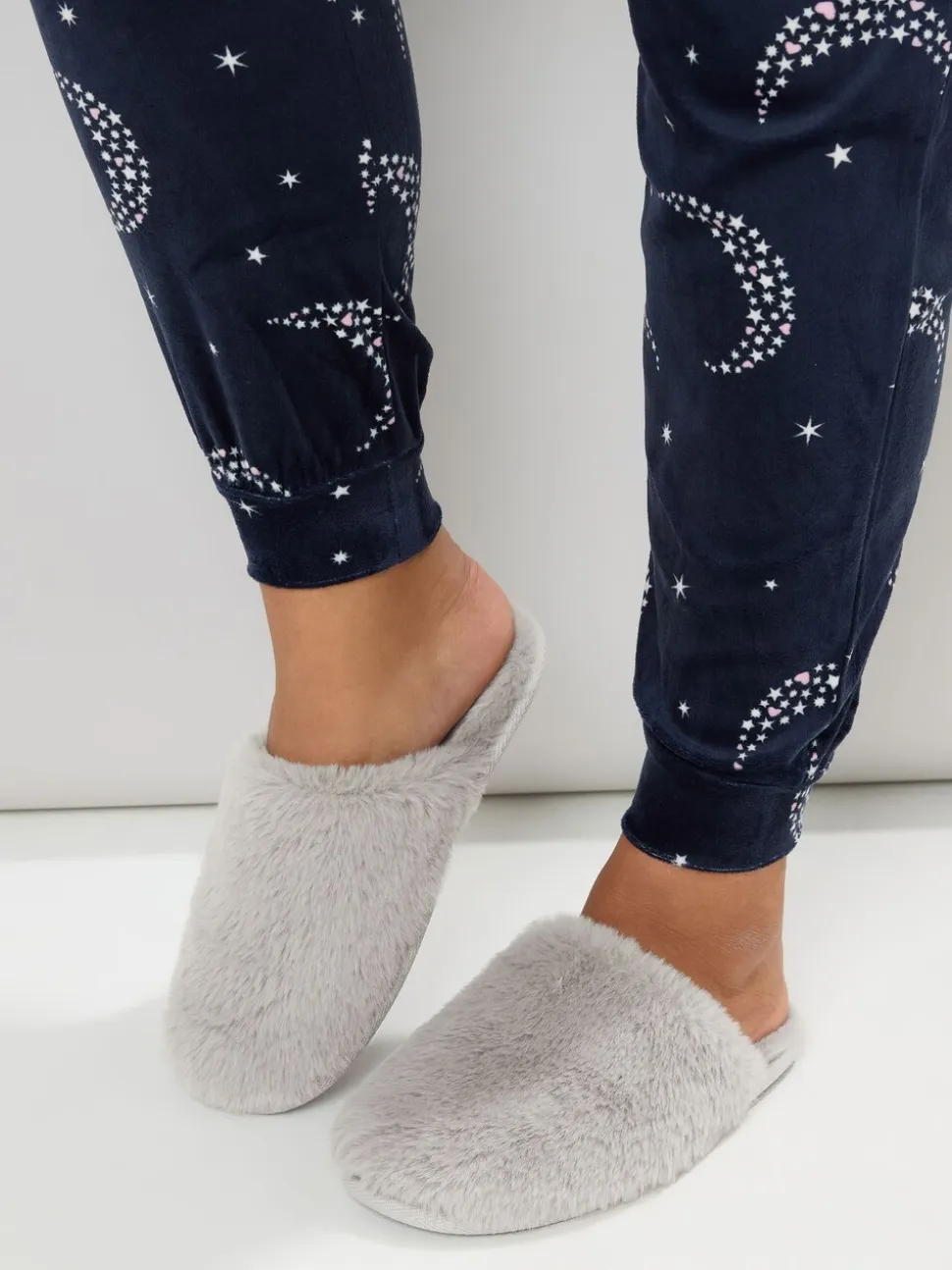 Chaussons mules Yours Curve en fausse fourrure en peluche