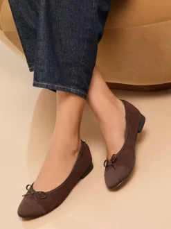 Chaussures Ballerines Lipsy Coupe large en Faux suède avec embout