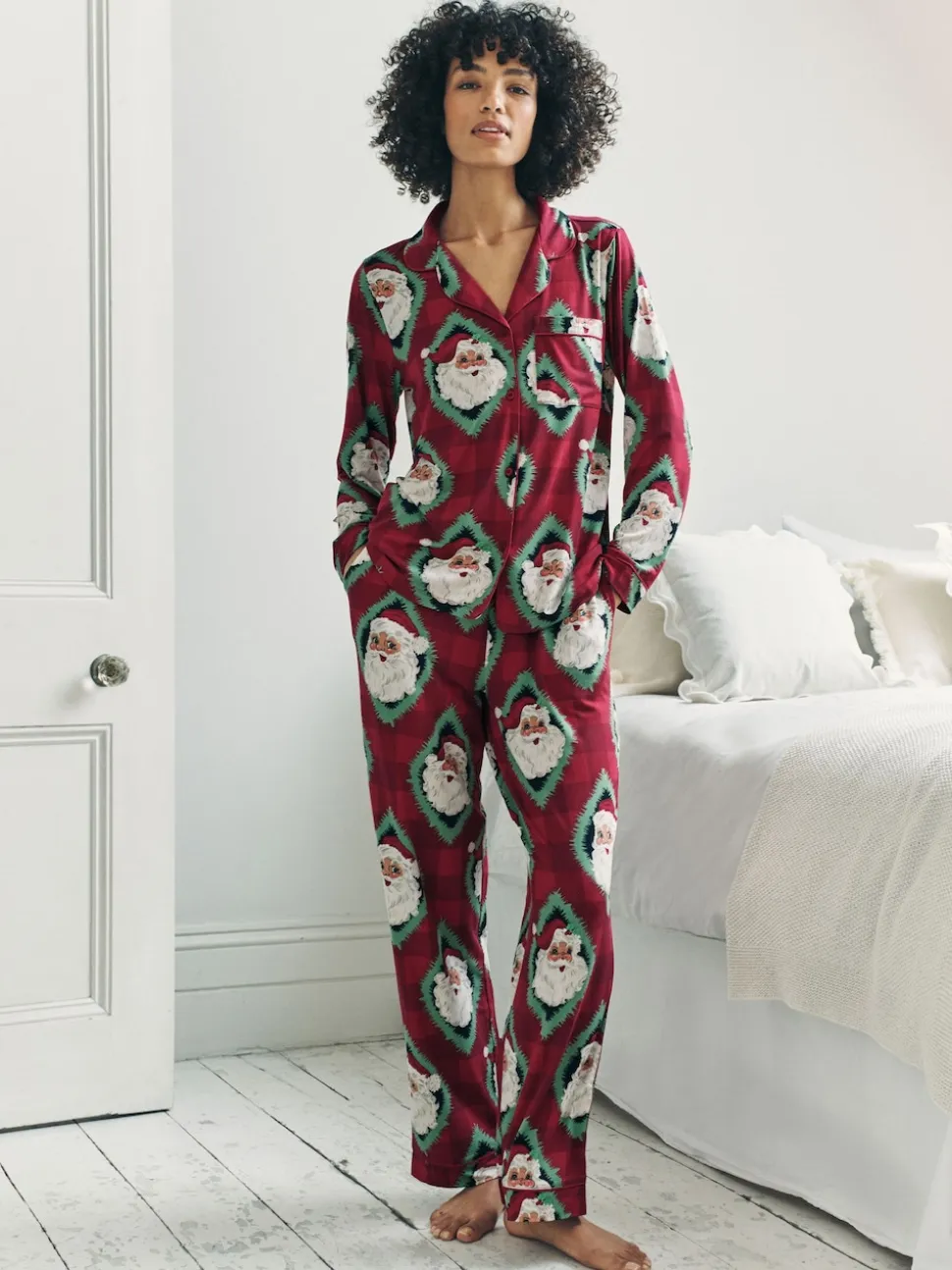 Chelsea Peers pyjama long imprimé Père Noël Jolly Santa