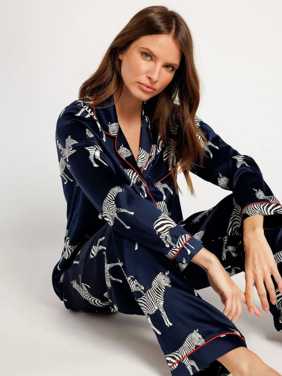 Chelsea Peers pyjama long en satin imprimé zèbre
