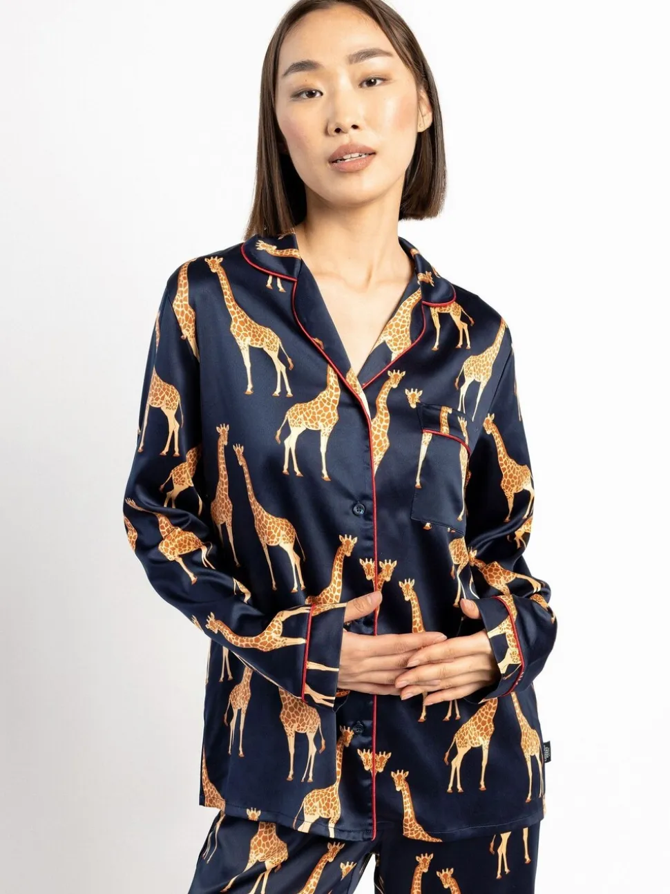 Chelsea Peers pyjama long imprimé girafe en satin