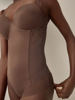 Chocolat Nude - Corps en dentelle légèrement rembourré avec contrôle du ventre ferme DD+