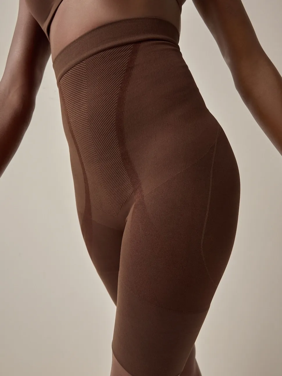 Chocolat Nude - Slips gainants fermes sans coutures pour le contrôle du ventre