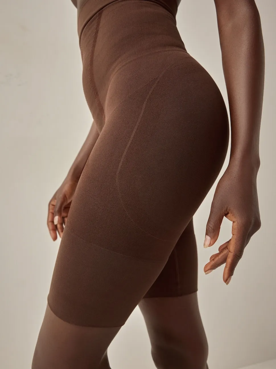 Chocolat Nude - Slips gainants fermes sans coutures pour le contrôle du ventre