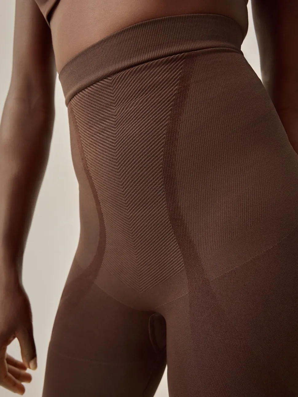 Chocolat Nude - Slips gainants fermes sans coutures pour le contrôle du ventre