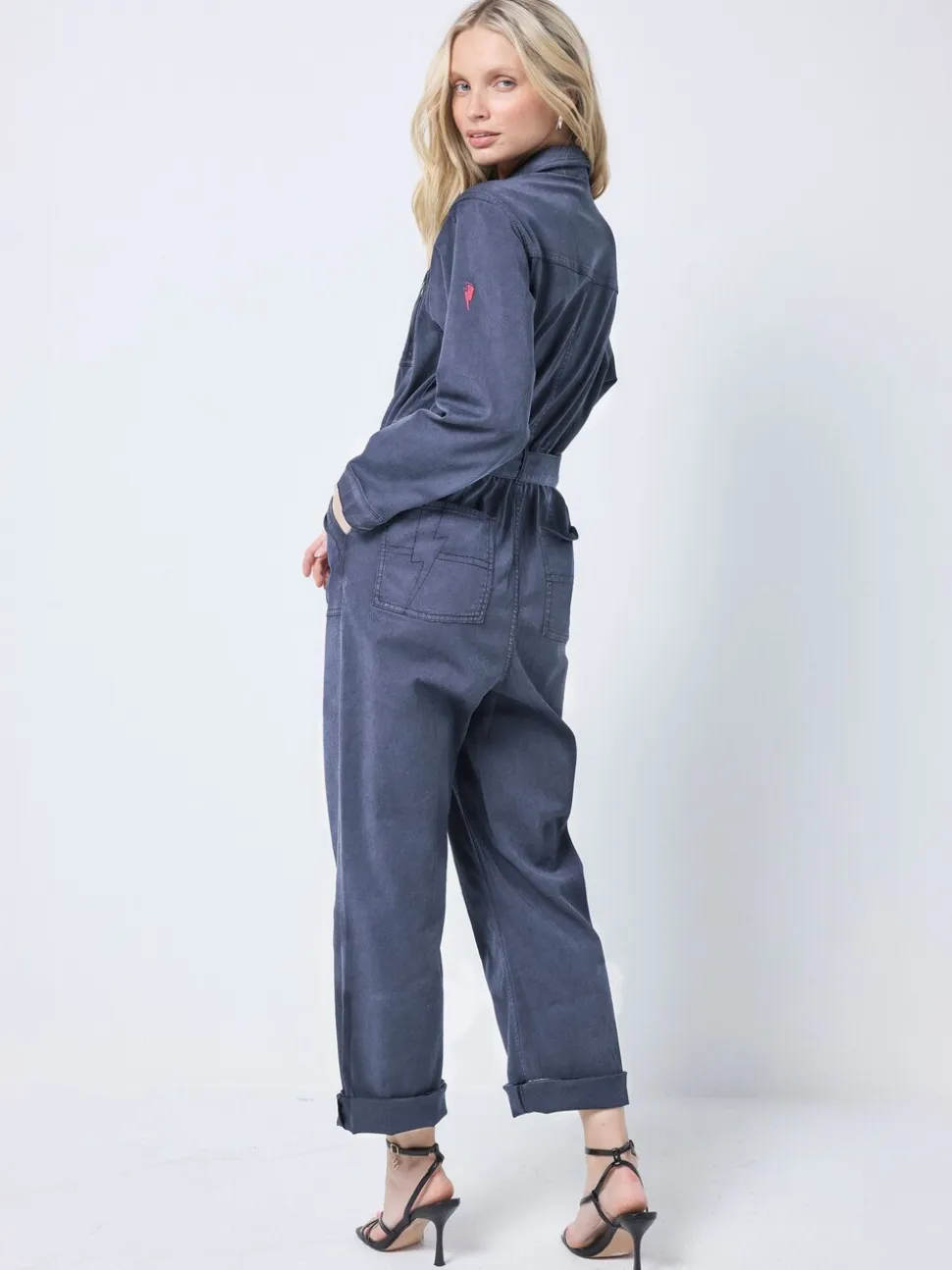 Combinaison avec fourre-tout en tencel nouée sur le devant SCAMP & DUDE