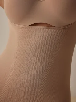 Couleur praline - Nuisette gainante au ventre sans soutien-gorge