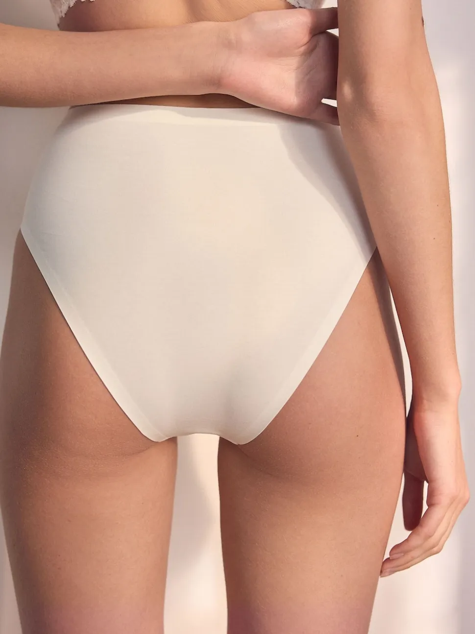 Crème - Culotte de coton mélangé de qualité supérieure avec contrôle de l'abdomen