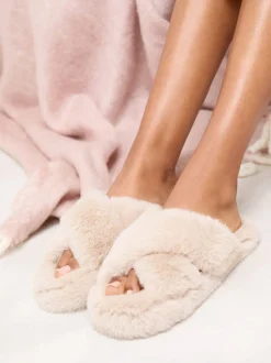 Crème - Lipsy - Pantalon de nuit à bretelles croisées en fausse fourrure