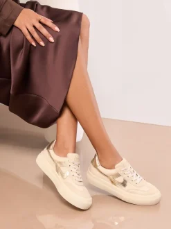 Crème - Lipsy Baskets de sport à lacets en toile épaisse