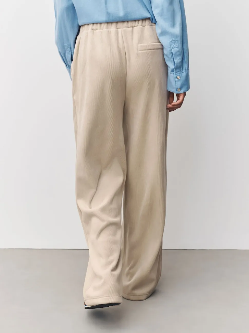 Crème - Pantalons en velours côtelé doux à jambe large