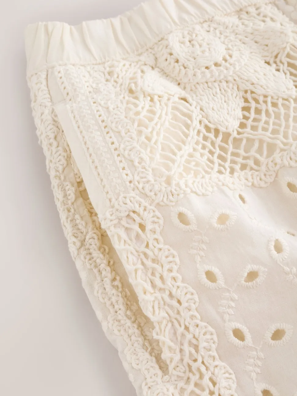 Crème - Short d’été au crochet