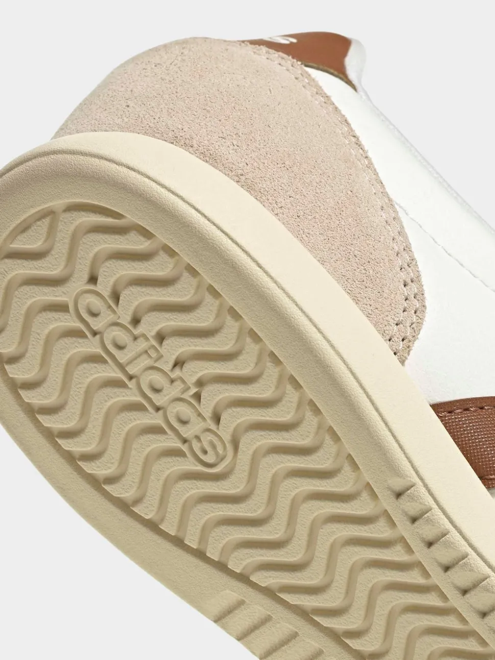 Crème/blanc - Baskets adidas Barreda Lo