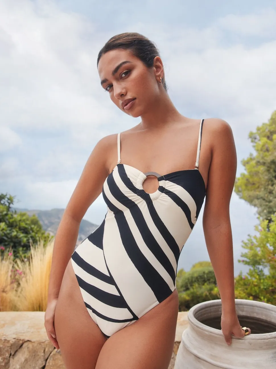 Crème/noir à rayures - Maillot de bain bandeau à contrôle du ventre