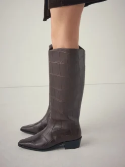 Croco Marron chocolat en relief - Bottes Forever Comfort® hauteur genou à bout pointu