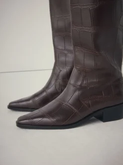 Croco Marron chocolat en relief - Bottes Forever Comfort® hauteur genou à bout pointu