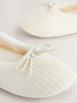écru - Chaussons ballerines en velours