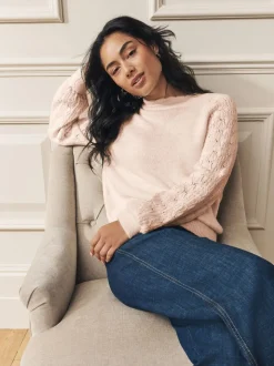 Écru - Laura Ashley Pull col rond en maille pointelle à bord festonné