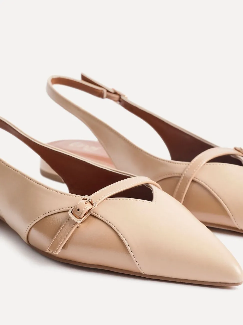 Écru - Linzi Chaussures de ballet à bout pointu Prague avec boucle