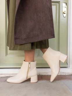 Écru - Novo Bottes Kate zippées à talons carrés et bout carré