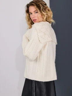 écru - Pull en maille côtelée avec col marin au crochet