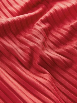 Côtes rouges - Maillot de bain plongeant et galbant avec contrôle du ventre