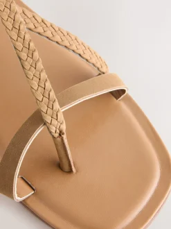 Cuir marron fauve - String tressé à entredoigt