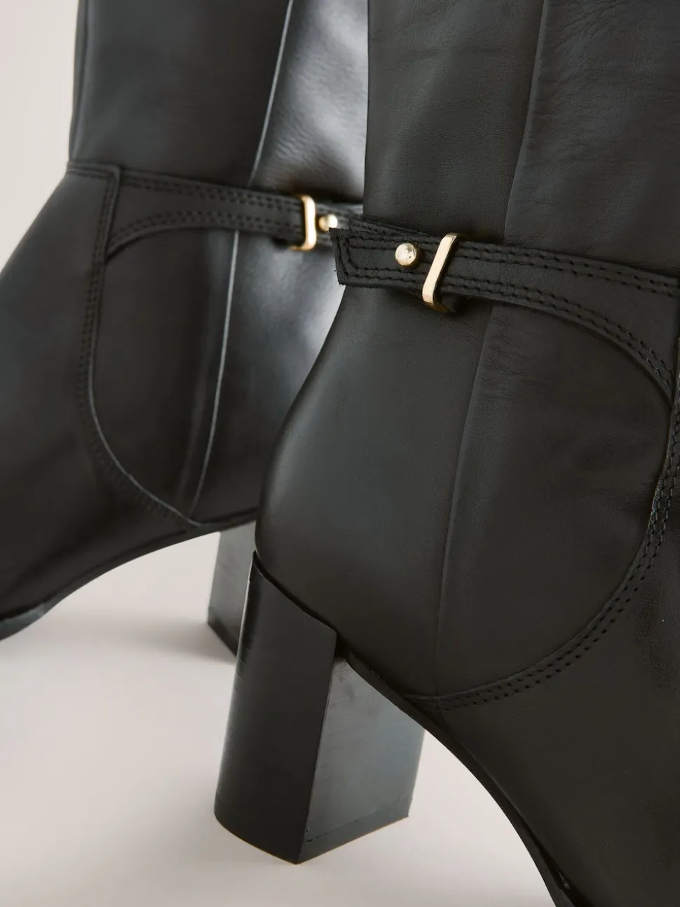 Cuir noir - Bottes hauteur genou à finitions matérielles Forever Comfort®