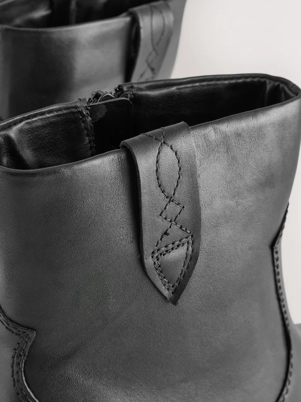 Cuir noir - Bottines cowboy à talons carrés