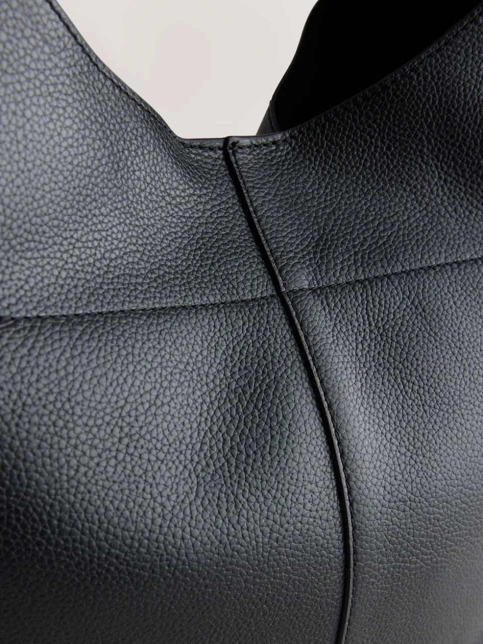 Cuir noir - Sac à bandoulière ample