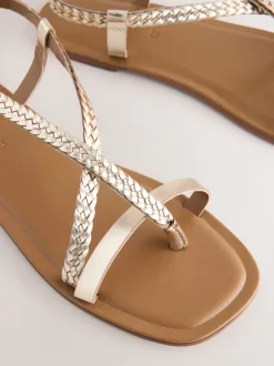 Cuir or rose - String tressé à entredoigt