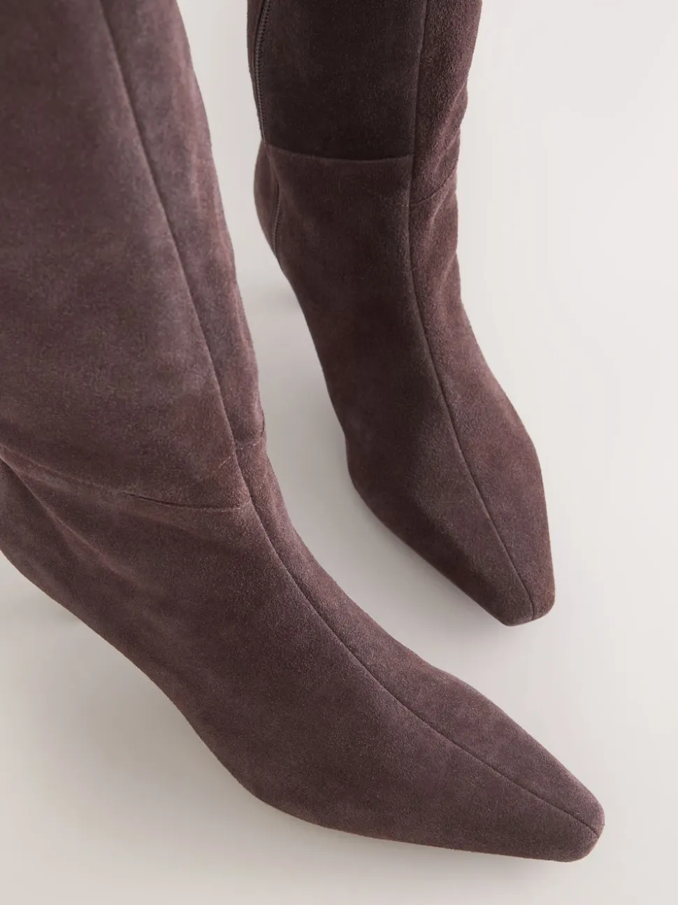 Daim marron chocolat - Bottes à talons Forever Comfort® à bout pointu