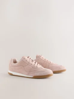 Daim rose - Baskets à lacets avec panneau de coutures en cuir