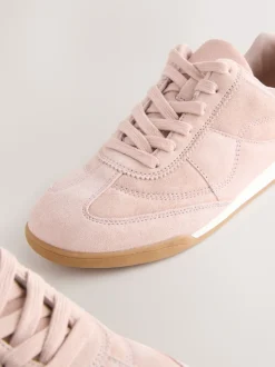Daim rose - Baskets à lacets avec panneau de coutures en cuir