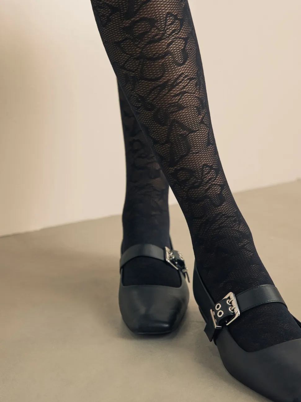 Dentelle noire - Collants gainants fesses, ventre et cuisses