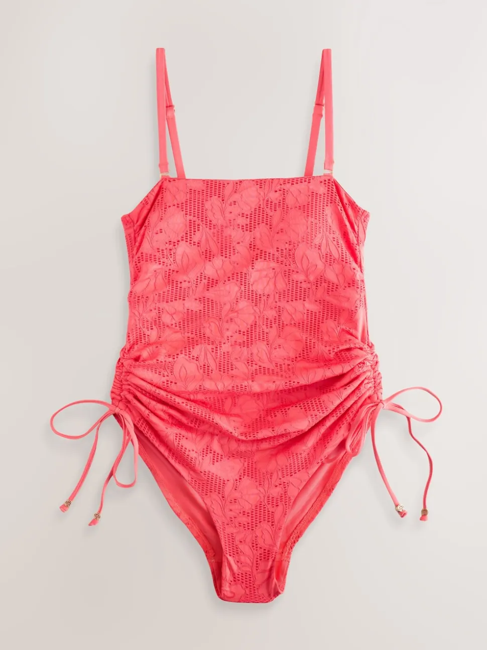 Dentelle rose corail - Maillot de bain Bandeau gainant à jambes froncées