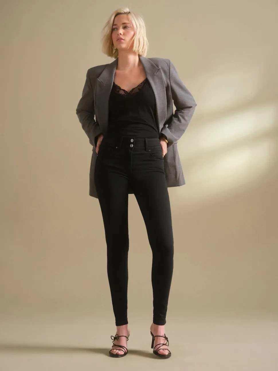 Délavage noir - Jean skinny coupe slim à effet rehausseur