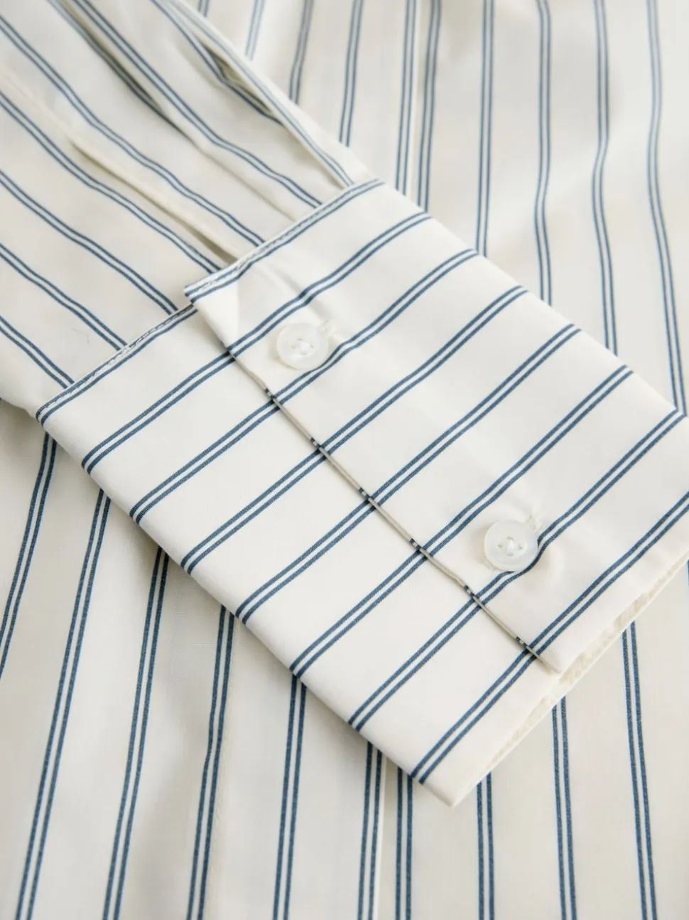 Ecru/Marine - Chemise extensible ajustée Essential à manches longues