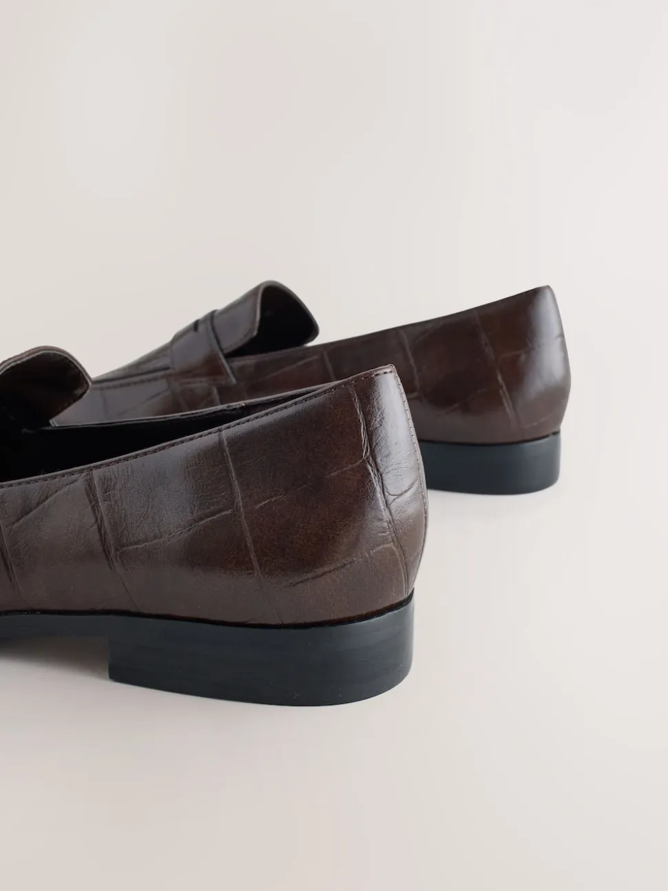 Effet croco Marron chocolat - Mocassins Forever Comfort® à bout carré