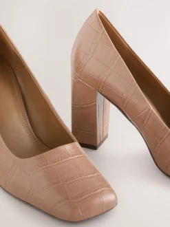 Effet Crocs camel - Chaussures à talons Forever Comfort® à bout carré