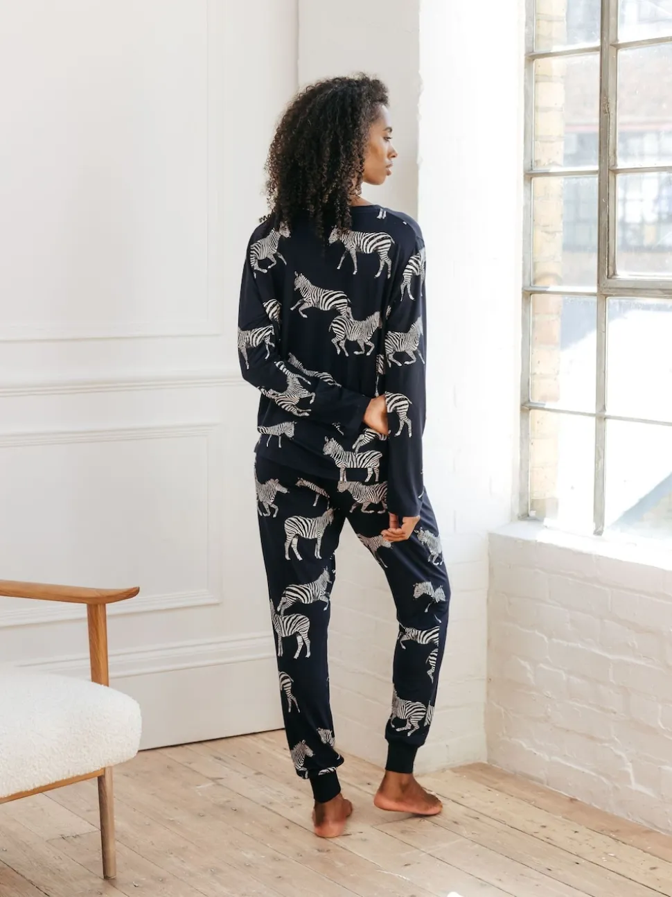 Ensemble pyjama classique zébré de Chelsea Peers, bleu marine