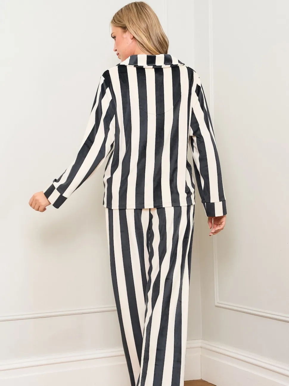 Ensemble pyjama noir traditionnel Jim Jam the Label avec nœud