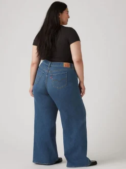 Filles astucieuses - ® Levi'sJean large à 318 courbes