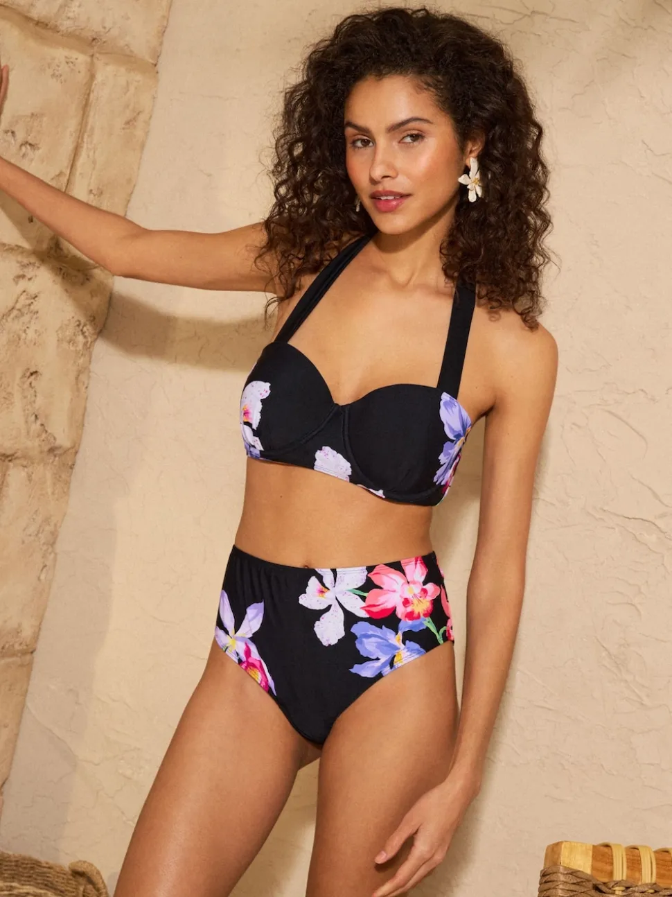 fleur d’iris Noir - Haut de bikini Love & Roses à bonnets moulés