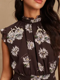 Floral brun - Robe longue imprimée à col haut et à volants