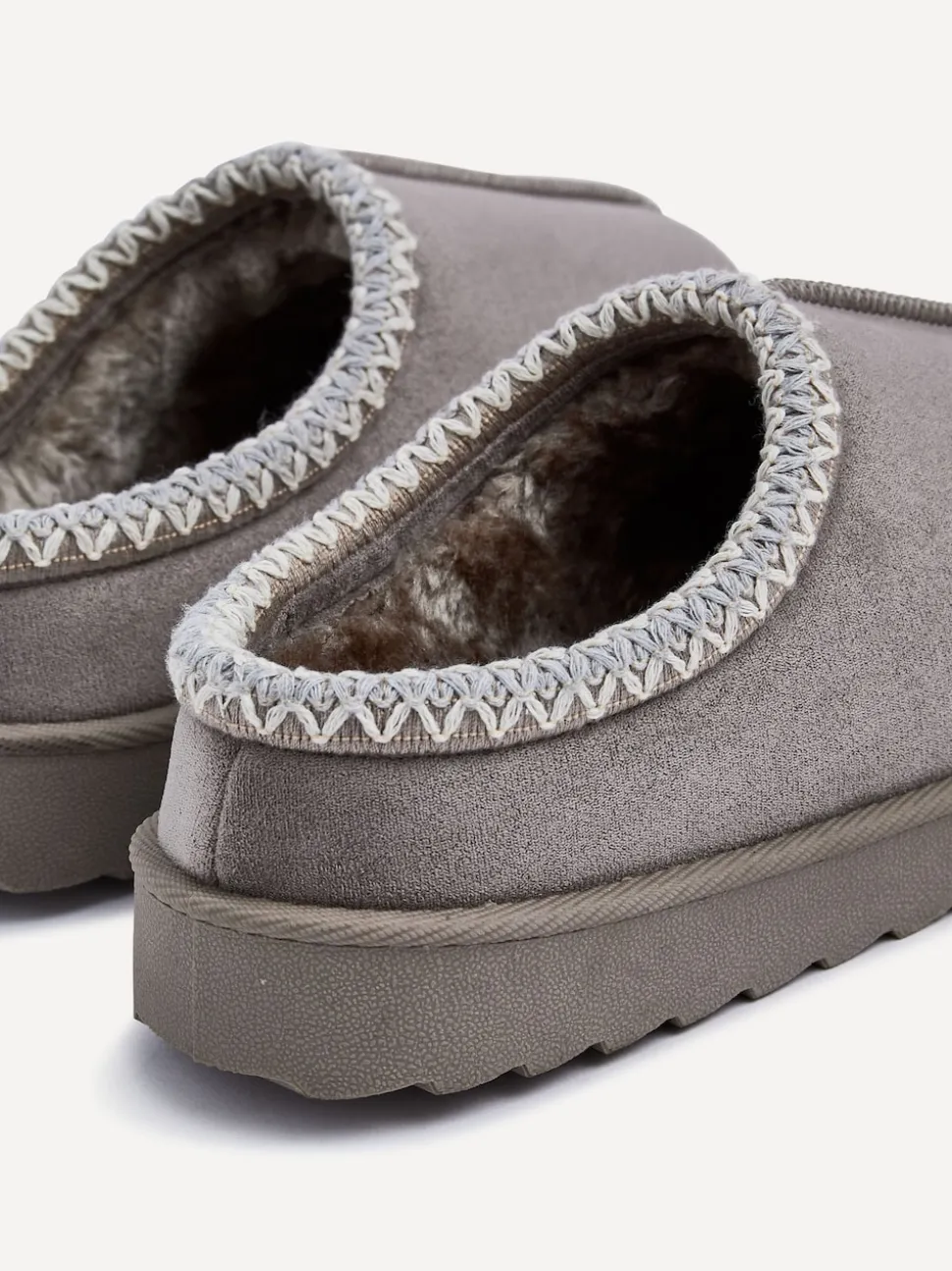 Gris - Chaussons Linzi Tana en faux daim à enfiler