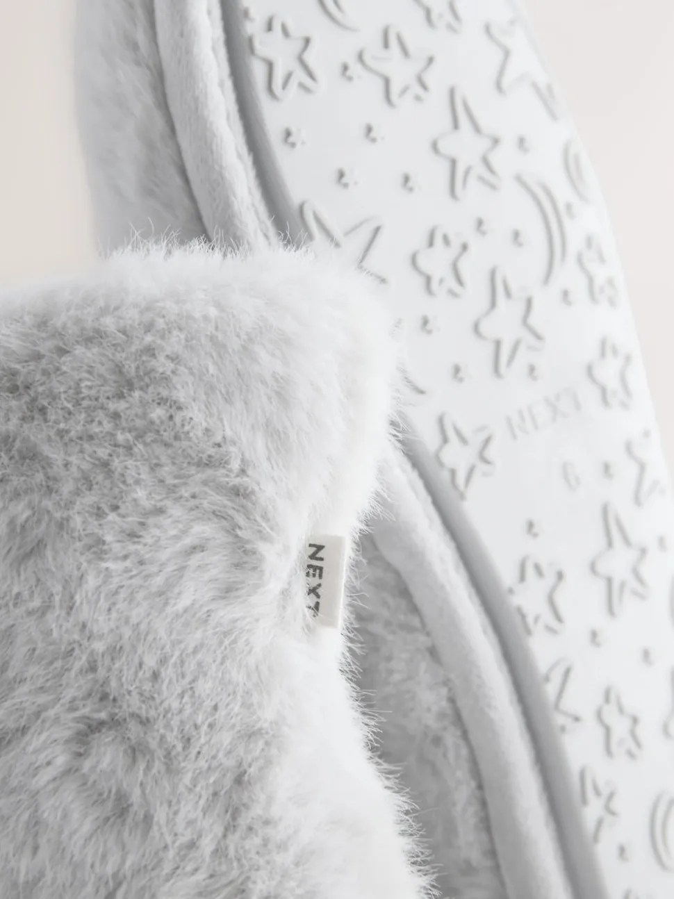 Gris - Chaussons style boots en fausse fourrure