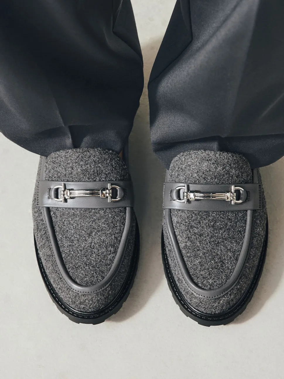 Gris - Mocassins à bout rond avec quincaillerie Forever Comfort®