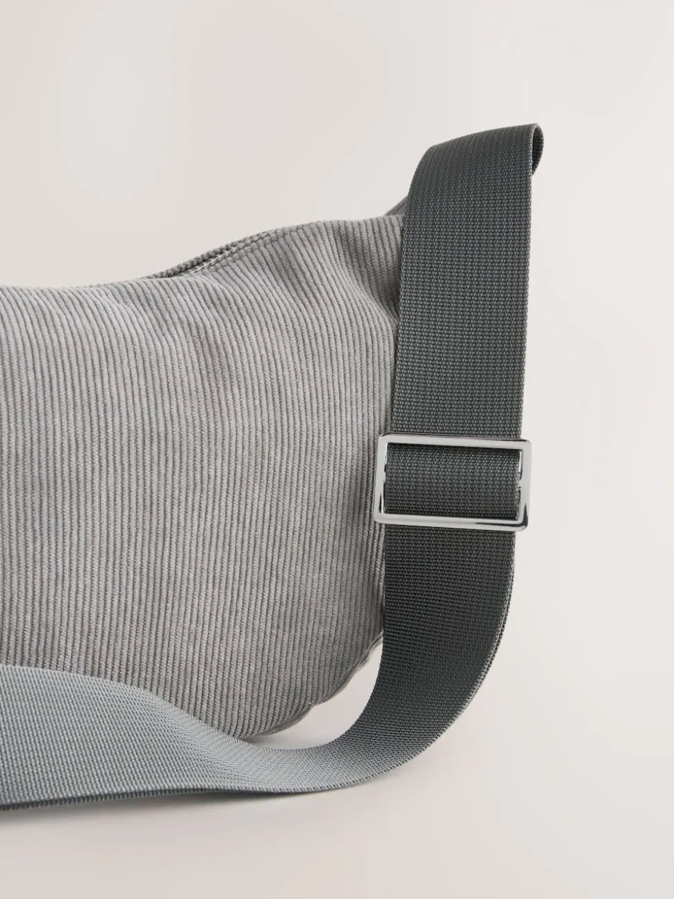 Gris - Sac à bandoulière effet velours côtelé